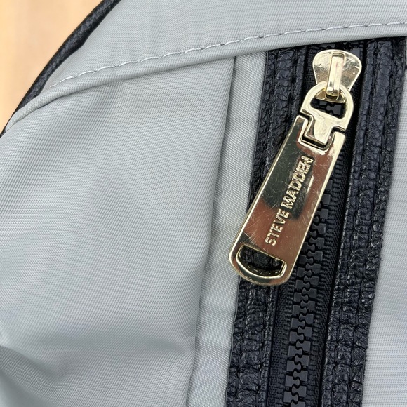 STEVE MADDEN Grey Nylon and Black Leather Duffle Bag with Gold Hardware - Picture 12 of 14